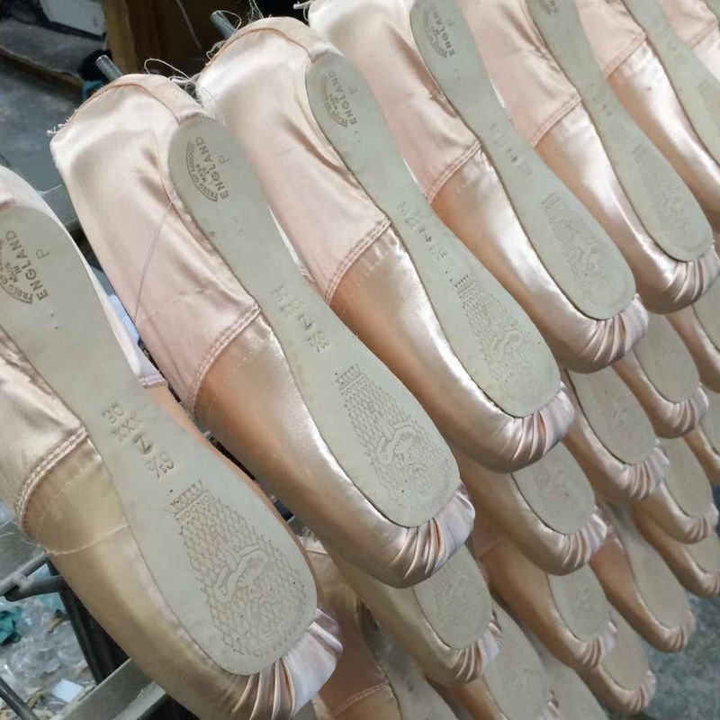 Pyntetåspissko til salgs. 